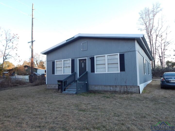 Property Photo:  224 Hilltop  TX 75644