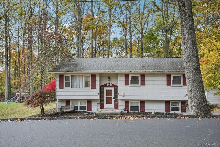 Property Photo:  48 Laura Drive  NY 10952