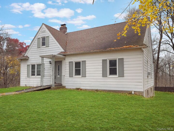 Property Photo:  14 Bellevue Road  NY 12550 