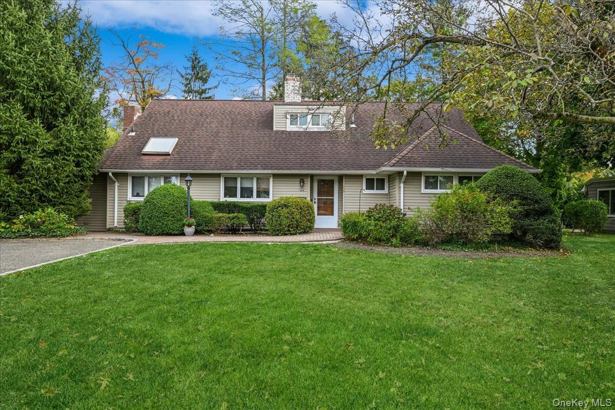 Property Photo:  16 Ridge Drive E  NY 11576 