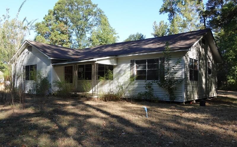 Property Photo: 688 Leon Tillman Road TX 75901