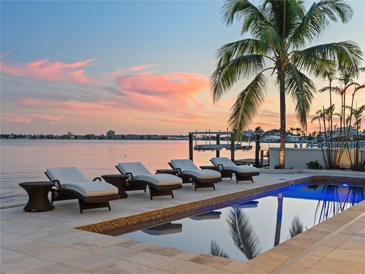 Property Photo:  504 55th Avenue  FL 33706 