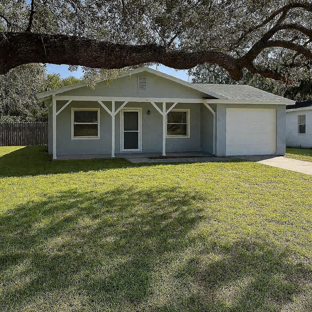 Property Photo: 1312 North Avenue FL 32778