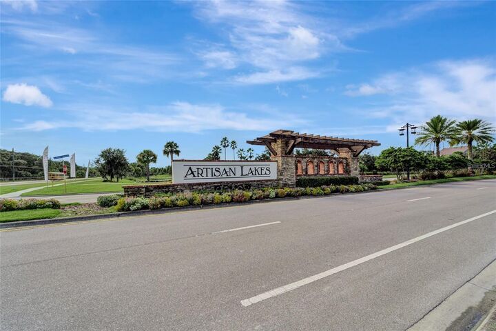 Property Photo: 6313 Willowside Street FL 34221