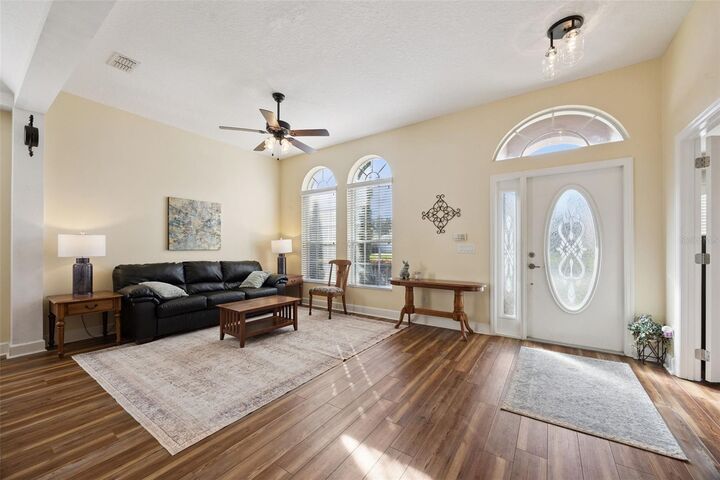 Property Photo:  3720 Valley Oaks Court  FL 32766