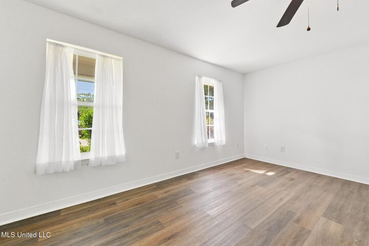 Property Photo:  326 S Central Avenue  MS 39576 