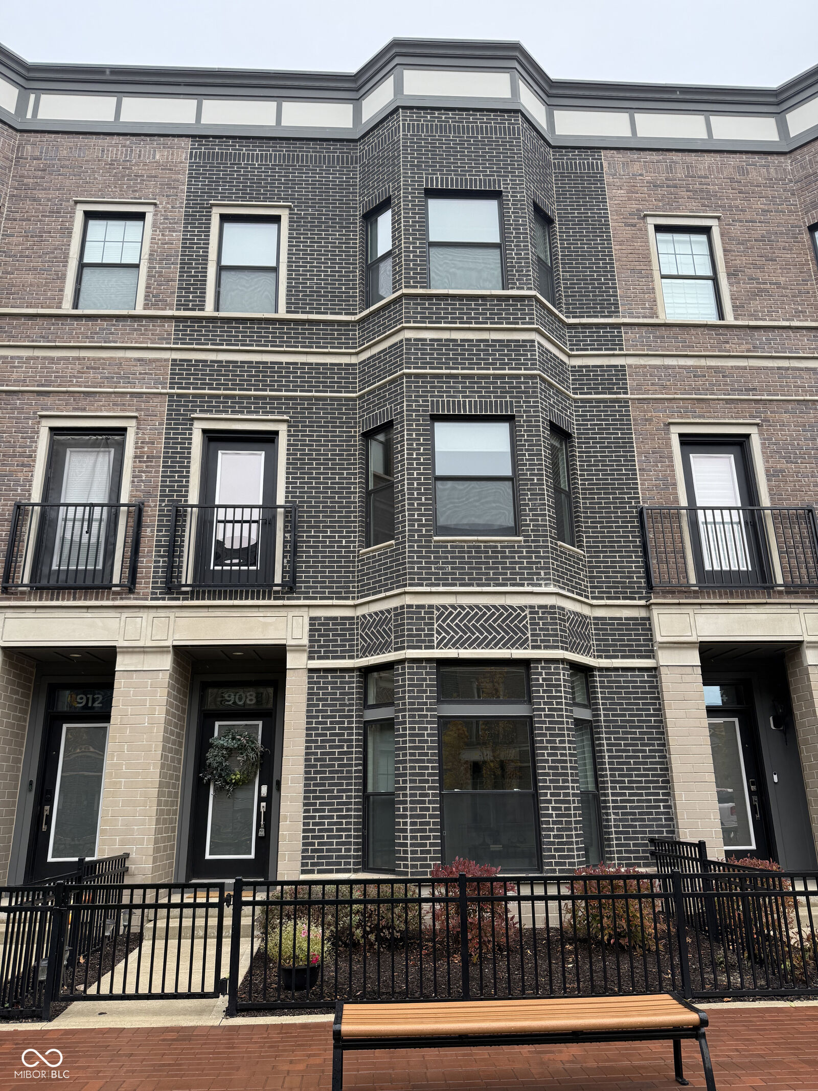 Property Photo:  908 Veterans Way  IN 46032