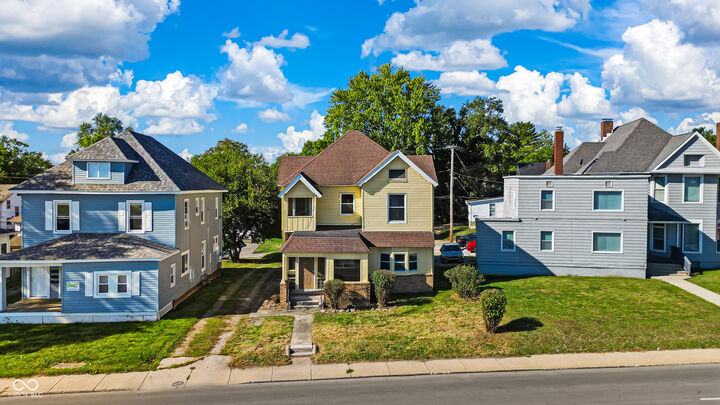 Property Photo:  709 Wheeling Avenue  IN 47303 