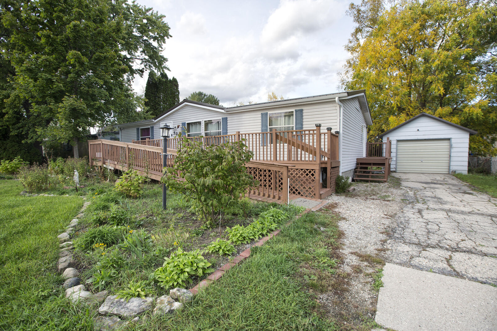 Property Photo:  506 Center St  WI 53016