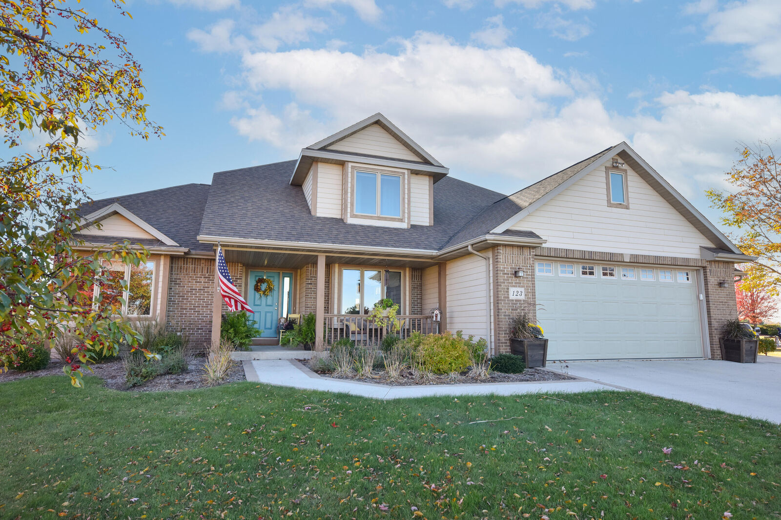 Property Photo: 123 Linden Ln WI 53013