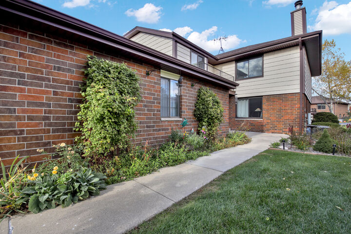 Property Photo:  8124 S Legend Dr  WI 53132