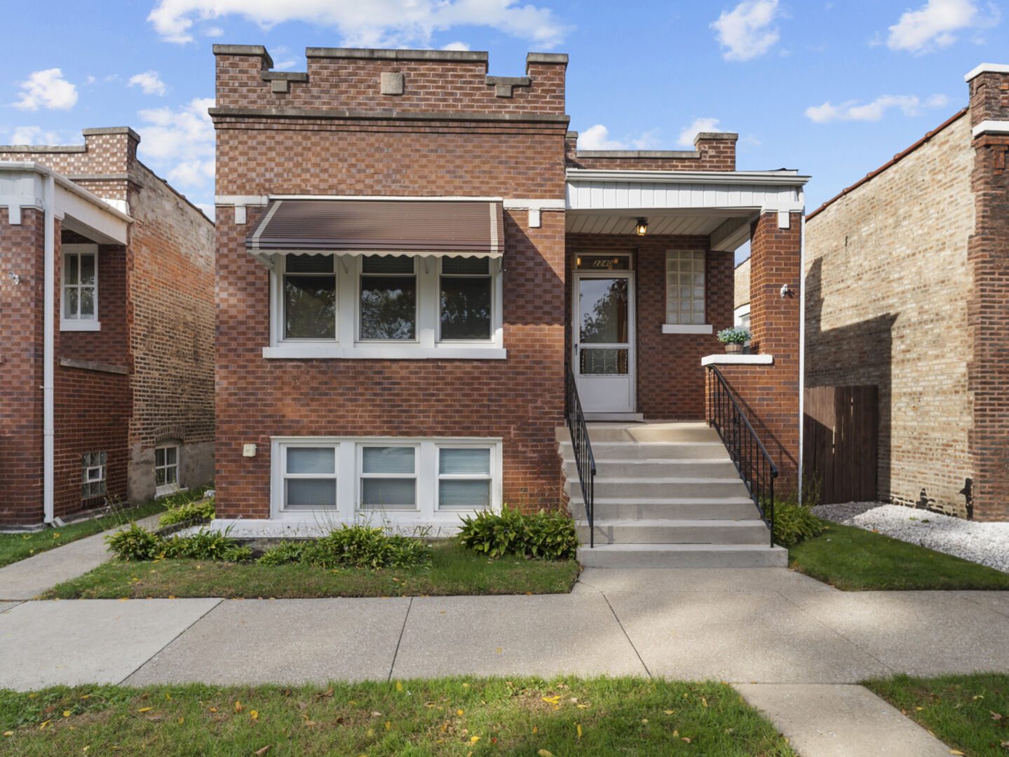 Property Photo:  2240 Wesley Avenue  IL 60402