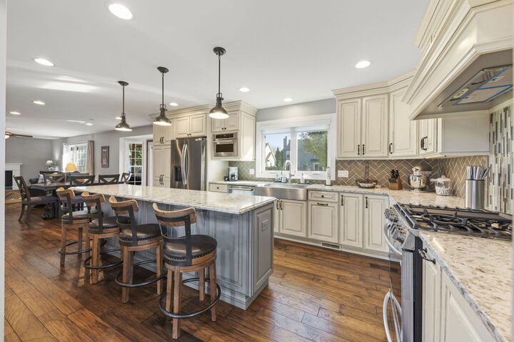 Property Photo:  760 Churchill Lane  IL 60543