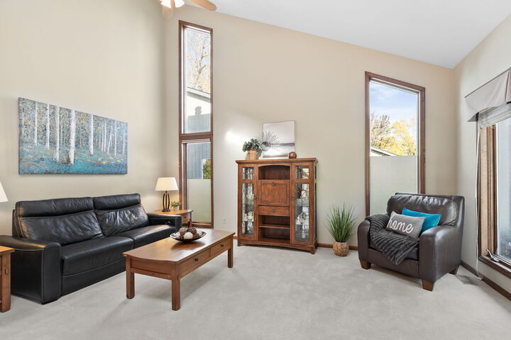 Property Photo: 508 West Trail IL 60030