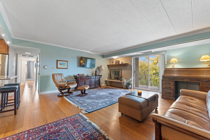 Property Photo: 110 W Butterfield Road 502S IL 60126