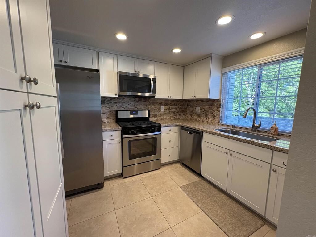 Property Photo:  1050 La Tortuga Drive 34  CA 92081 
