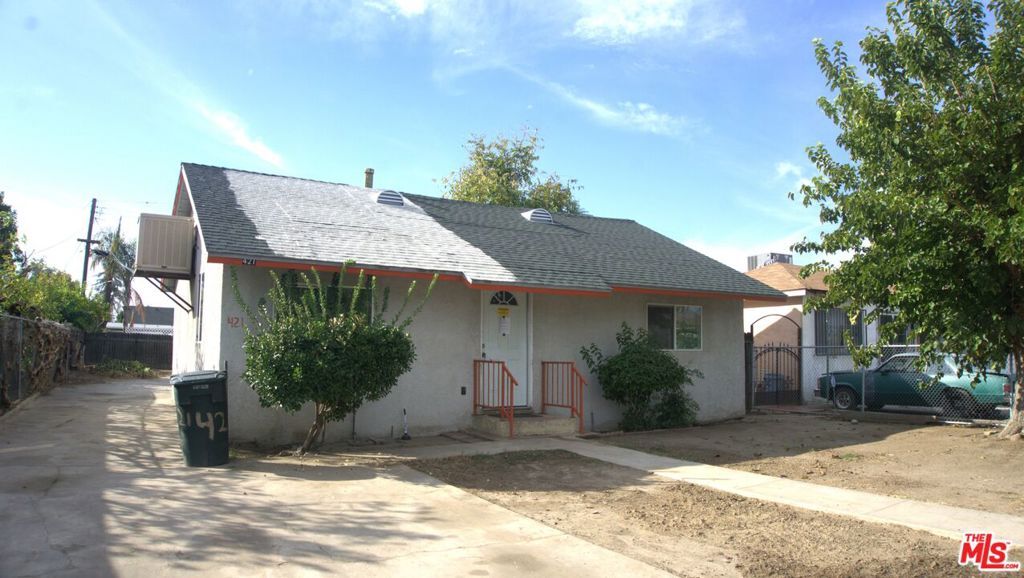Property Photo: 421 Wilkins Street CA 93307