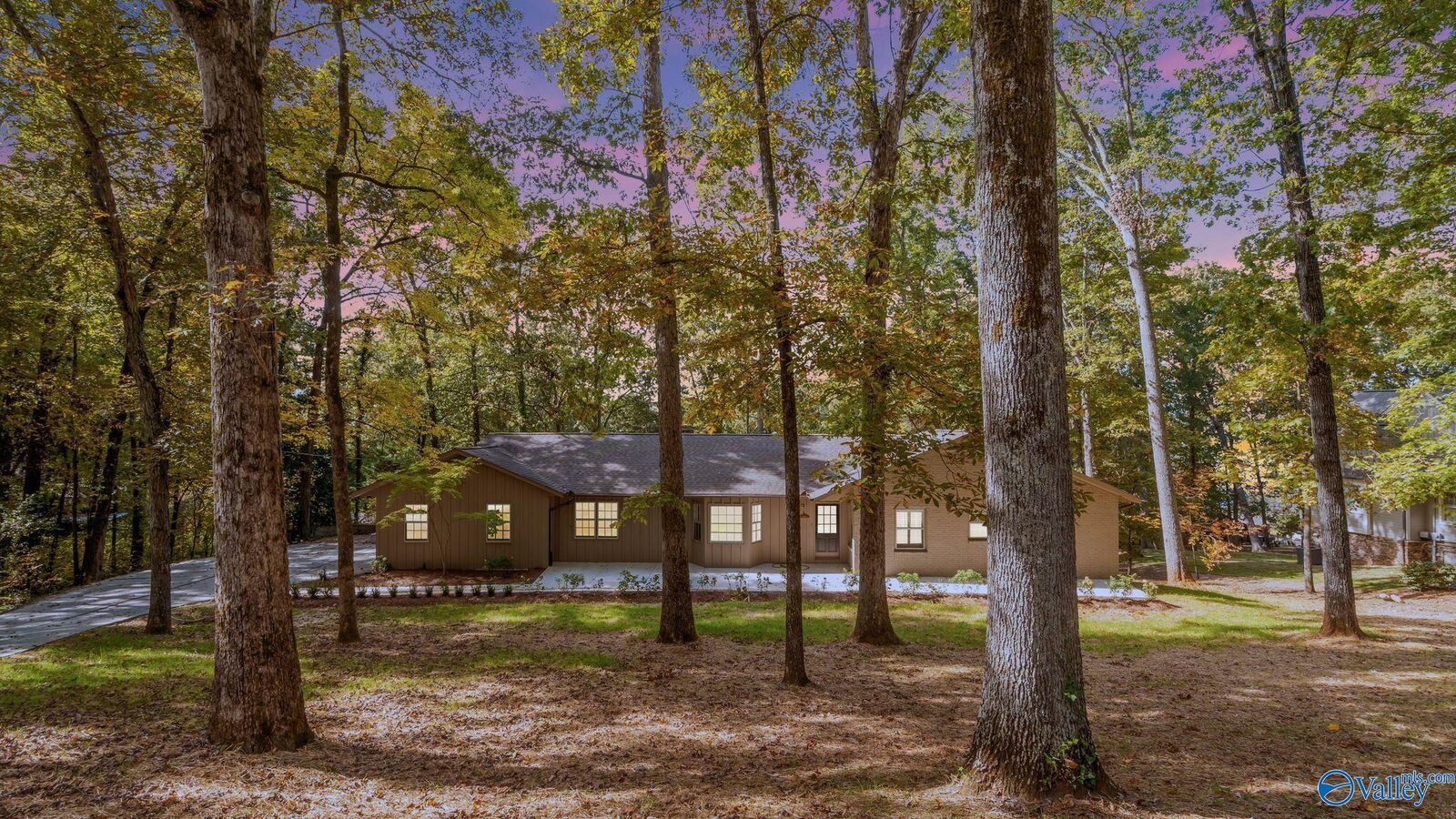 Property Photo:  1820 Forest Drive  AL 35976