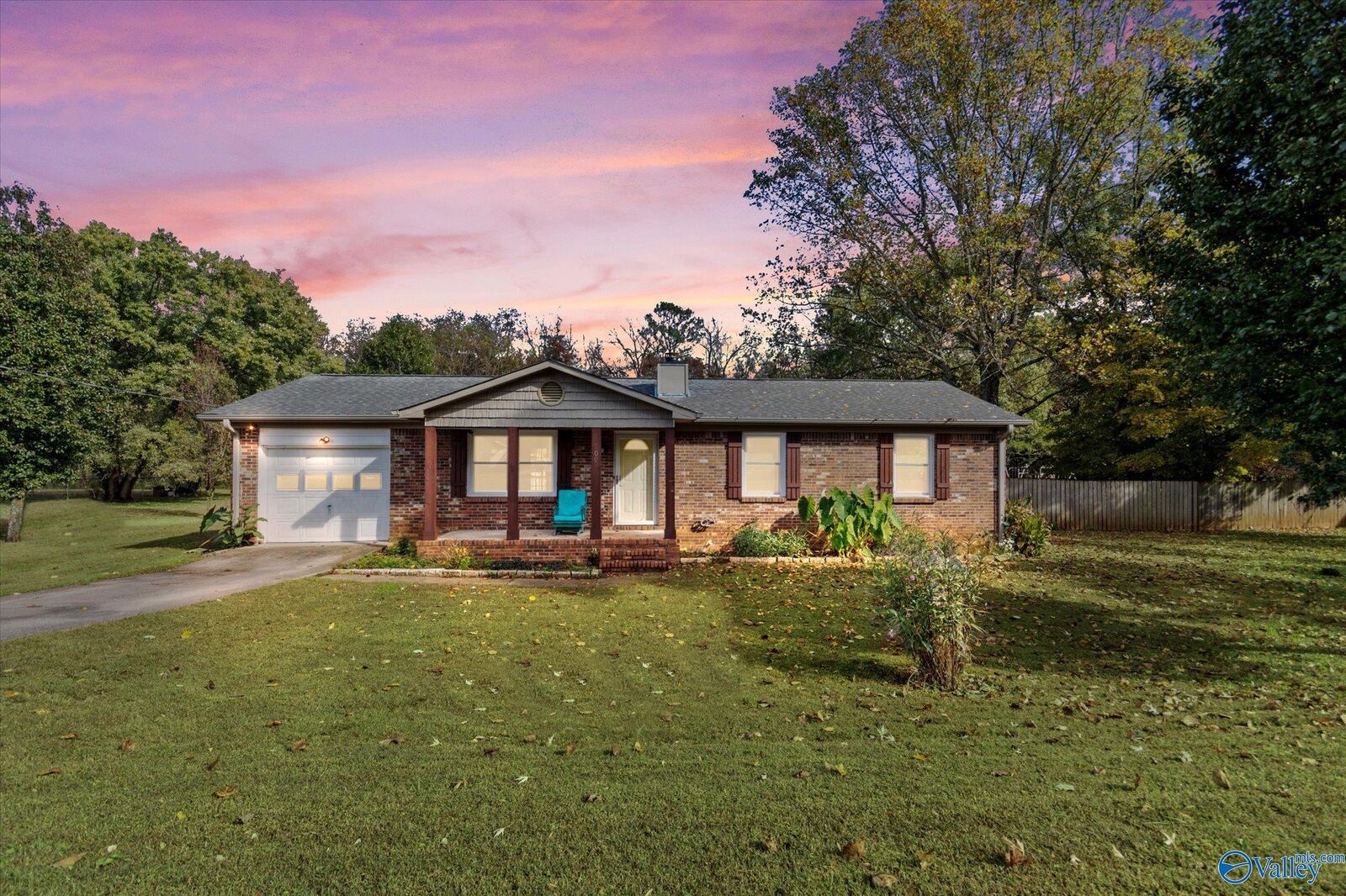 Property Photo:  109 Oldwood Road  AL 35811