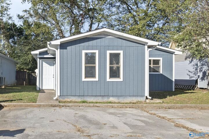 4318 Chalet Circle NW  Huntsville AL 35810 photo