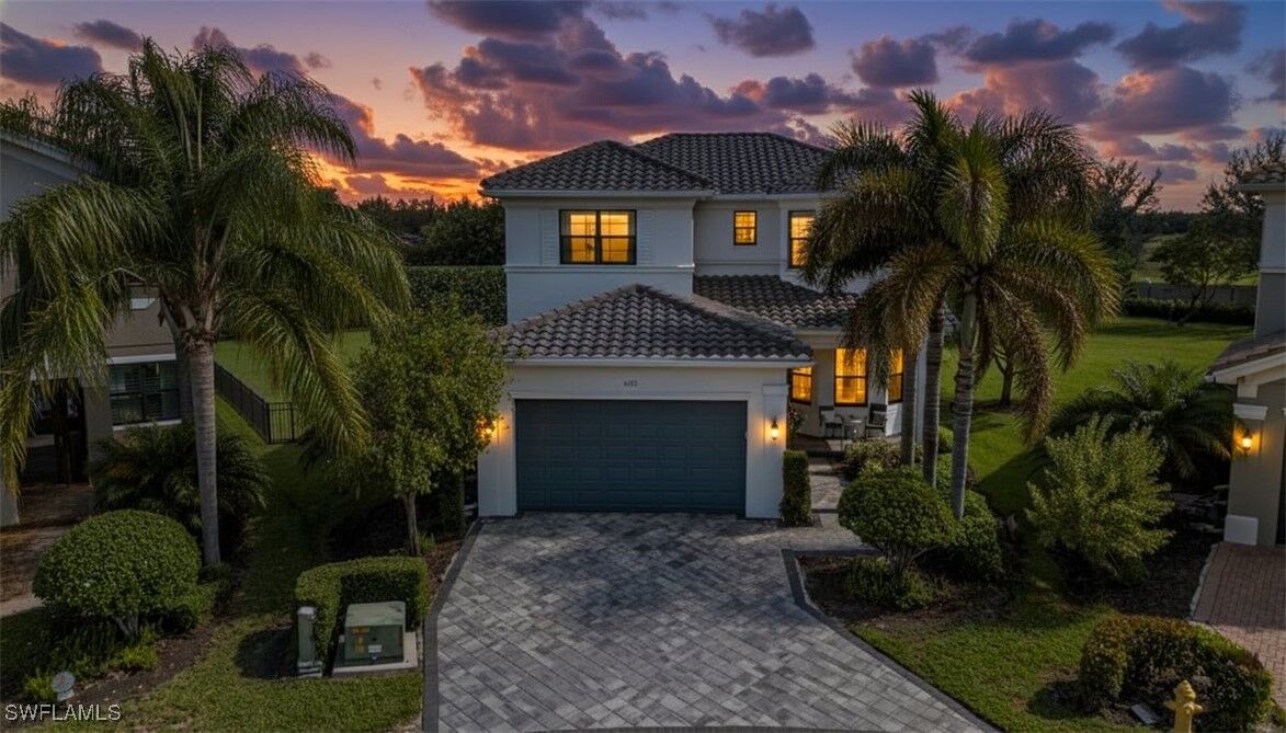 Property Photo:  4172 Crescent Court  FL 34119 