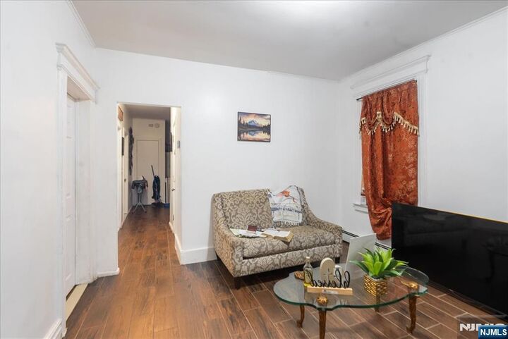 Property Photo:  552 Norwood Street  NJ 07018 