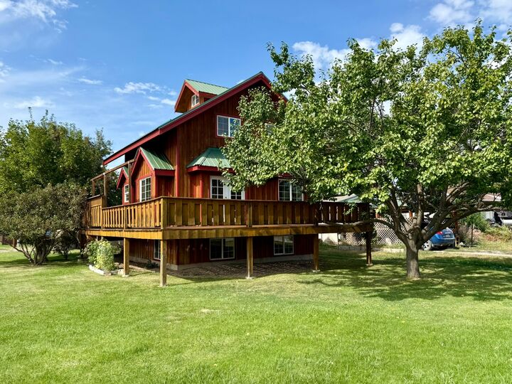 Property Photo:  501 1st Avenue  MT 59865 