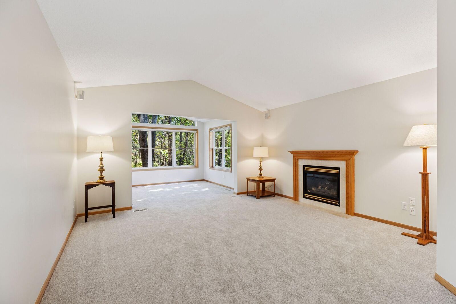 Property Photo:  2137 Albemarle Court N  MN 55113