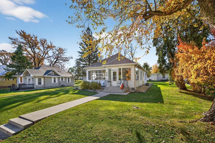 Property Photo:  406 2nd Street NW  MN 55976 