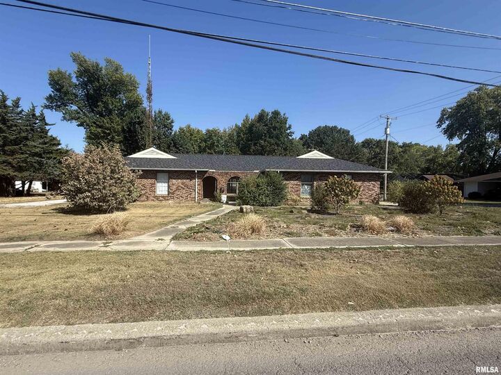 Property Photo: 808 S Victor Street IL 62822