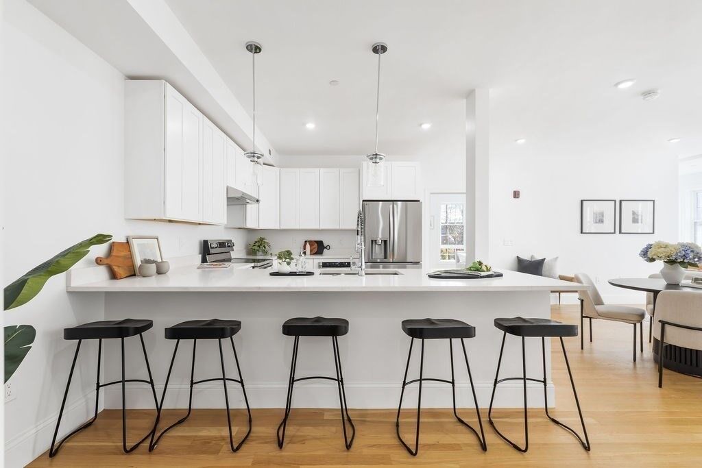 Property Photo:  272 Lincoln Street 103  MA 01752