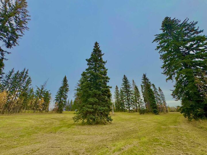 Property Photo: 309 Valley View Drive AB T4T 1A7