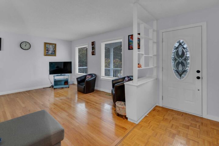 Property Photo:  5122 48 Street NW  AB T3A 0S9 