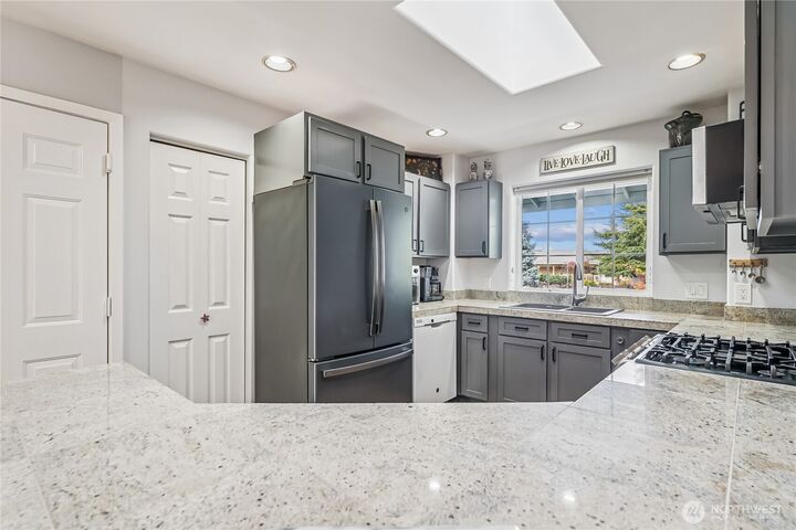 Property Photo:  21  Steve Place  WA 98382