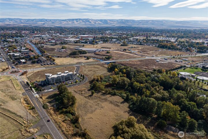 Property Photo:  0 4 & 5  Silverstone Drive  WA 99362