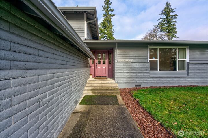 Property Photo:  12703  145th Street E  WA 98374 
