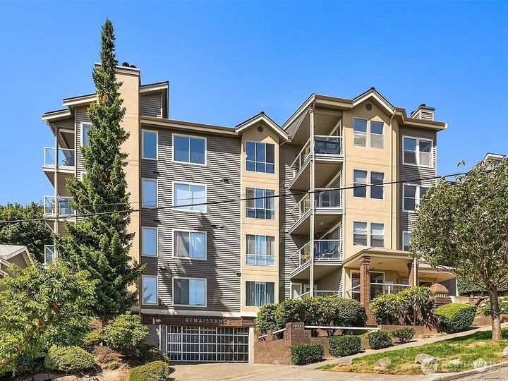 1011  5th Avenue N 405  Seattle WA 98109 photo