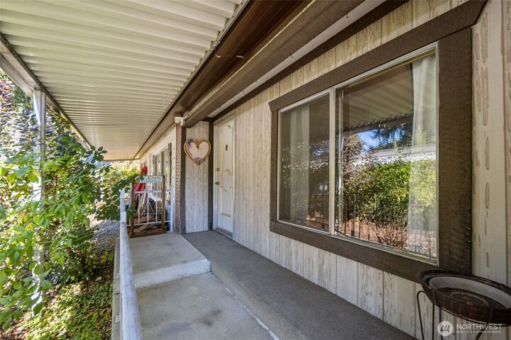 Property Photo:  201  Union Avenue SE 164  WA 98059