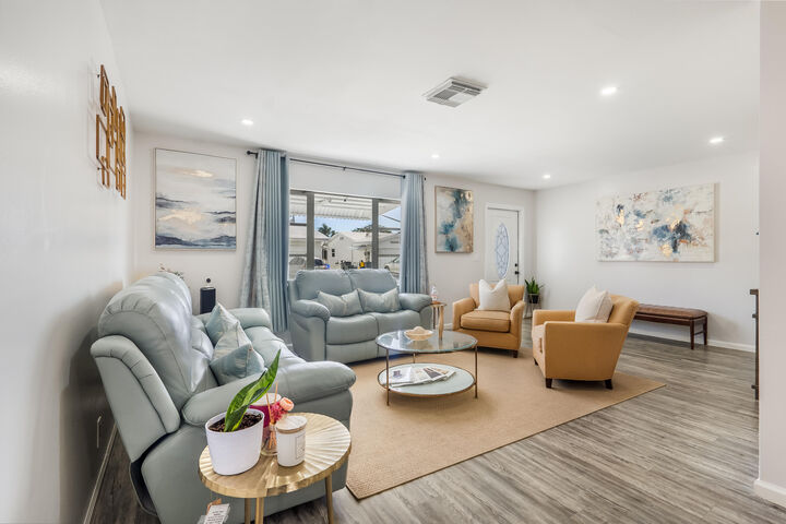 Property Photo: 1501 SW 18th Drive FL 33426