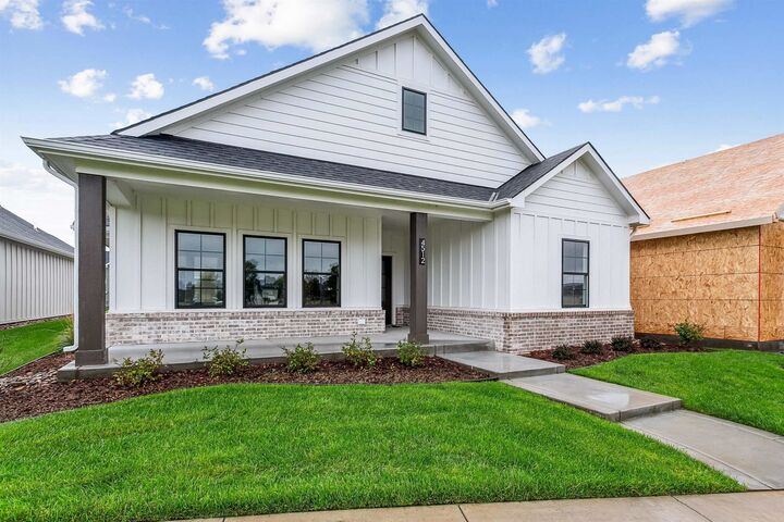 Property Photo: 4512 N Harborside St KS 67204