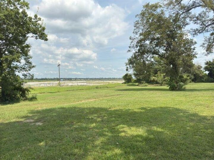 Property Photo:  832 Miller Avenue  LA 70669