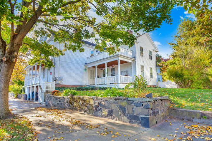 Property Photo:  81 South Water Street  CT 06519 