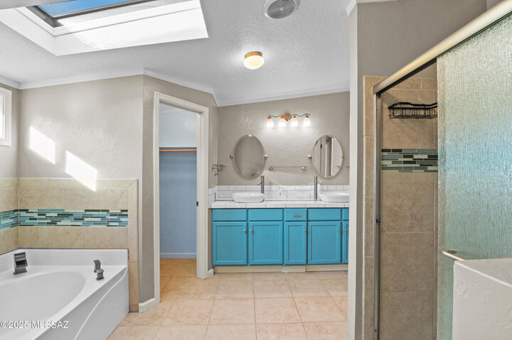 Property Photo: 9011 N Valgrind Lane AZ 85743