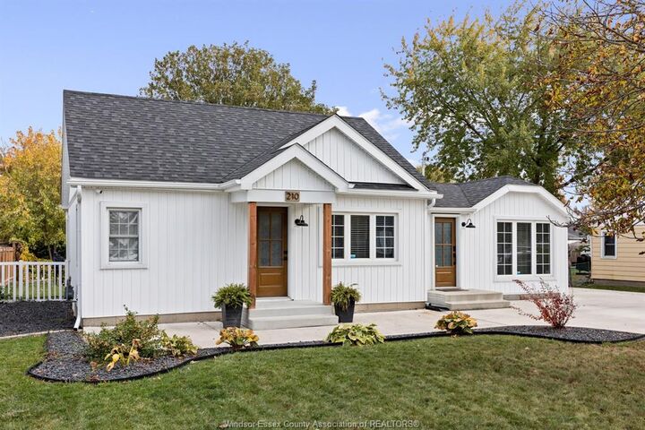 210 Pierre Avenue  Lakeshore ON N0R 1C0 photo