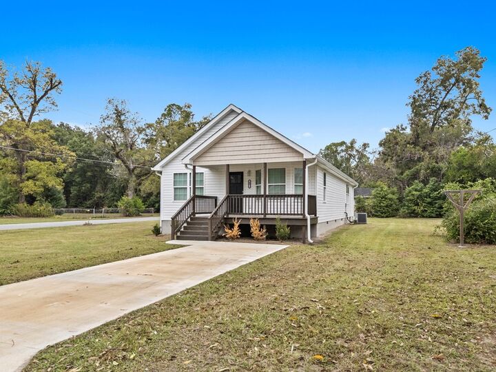 Property Photo: 40 Beacon St NE GA 31730