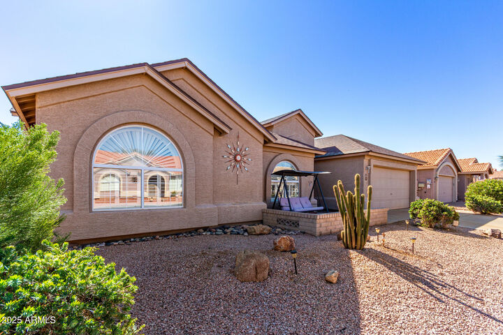 Property Photo:  1541 E Colonial Drive  AZ 85249