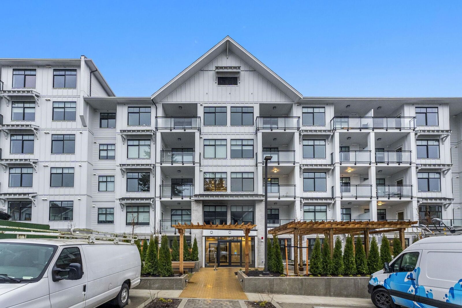 Property Photo: 3317 148 Street 312 BC V4P 0H5