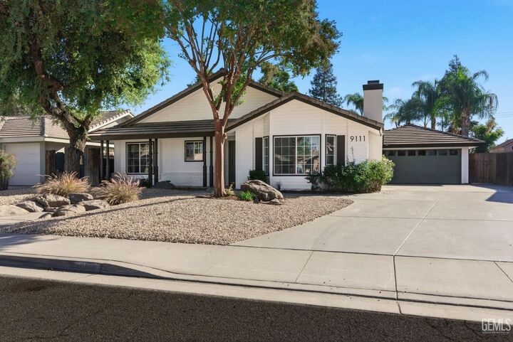 Property Photo: 9111 Birch Creek Court CA 93312