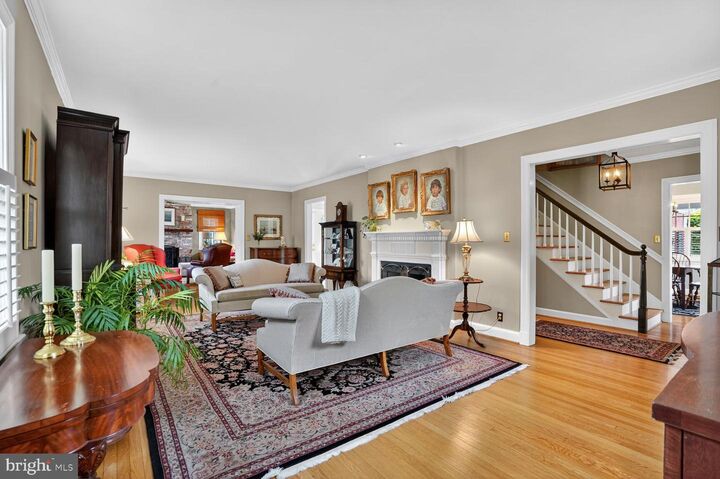 Property Photo:  6039 Edgewood Terrace  VA 22307