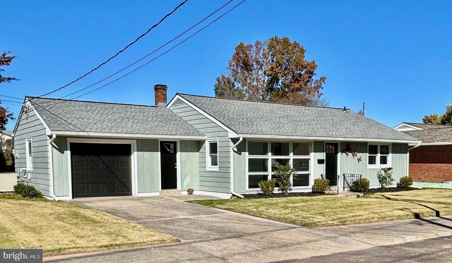 Property Photo: 941 W Mill Street PA 18951